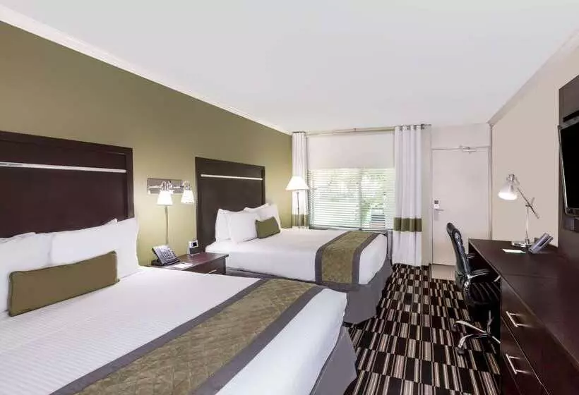 酒店 Uptown Oasis San Jose Airport