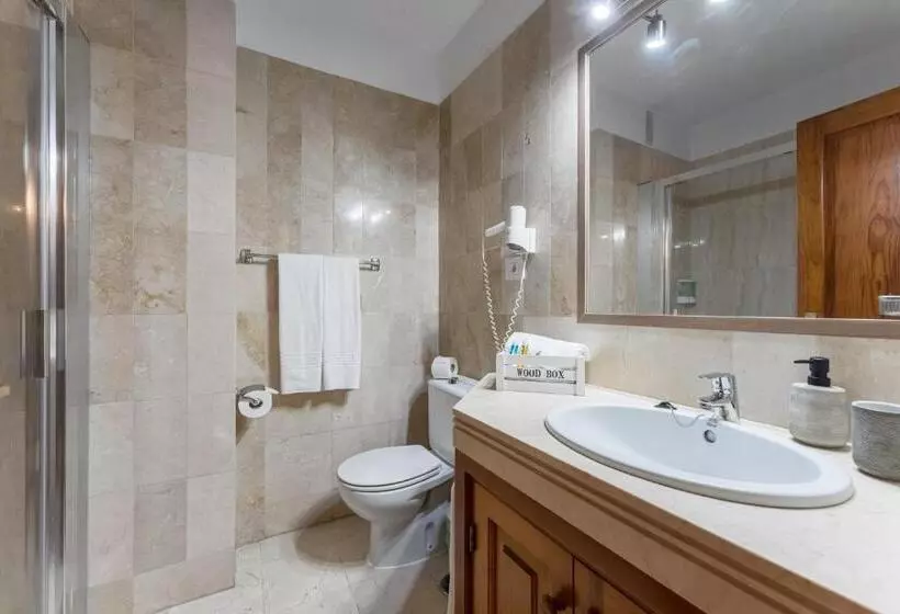 Klayman Olivina Apart