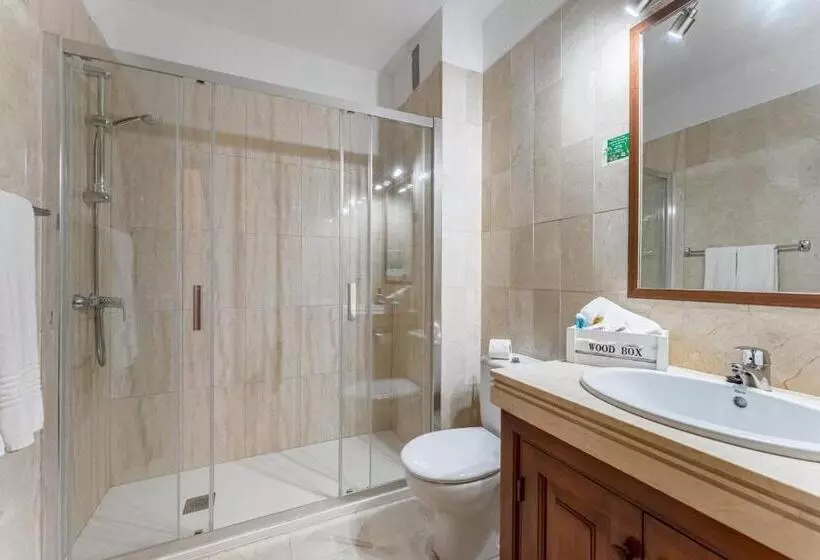 Klayman Olivina Apart