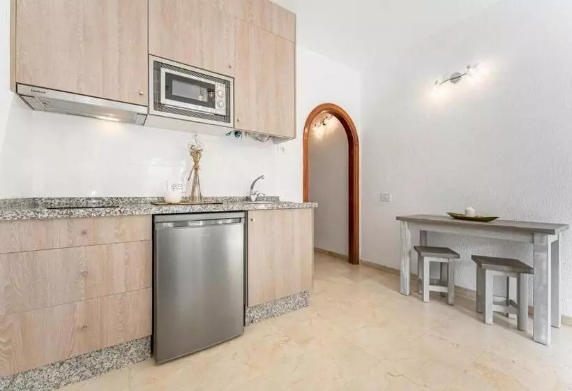 Klayman Olivina Apart