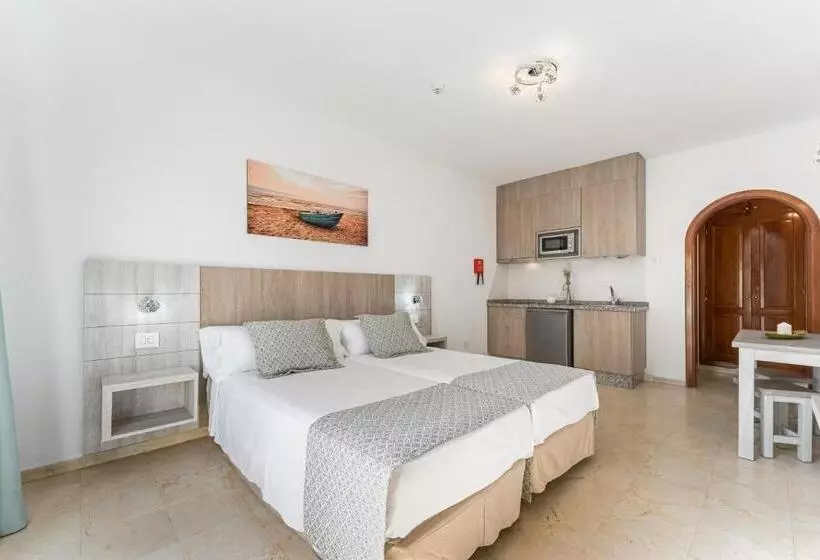 Klayman Olivina Apart