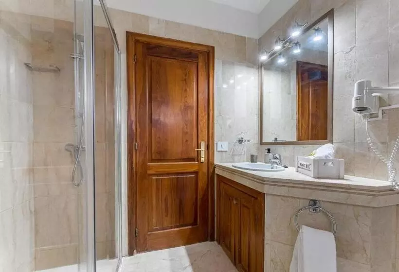 Klayman Olivina Apart