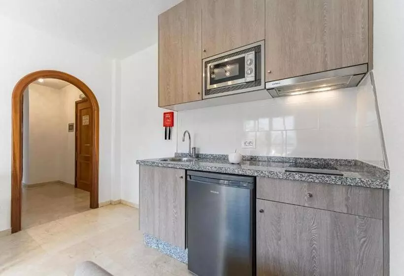 Klayman Olivina Apart