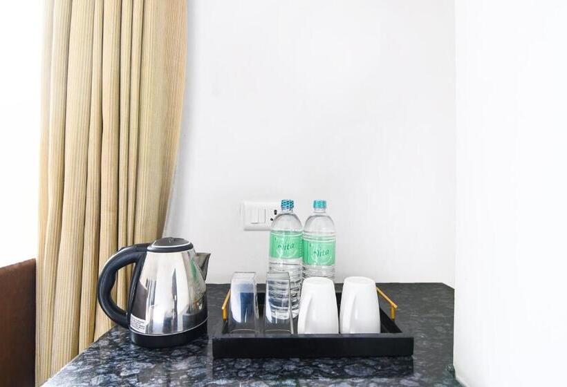 هتل Super Townhouse Oak Saramsa Garden