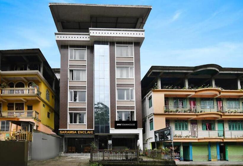 هتل Super Townhouse Oak Saramsa Garden