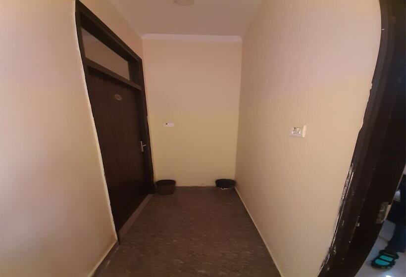 Отель Jyoti Palace Vrindavan