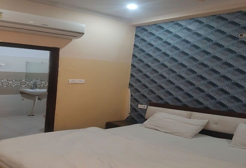 Отель Jyoti Palace Vrindavan