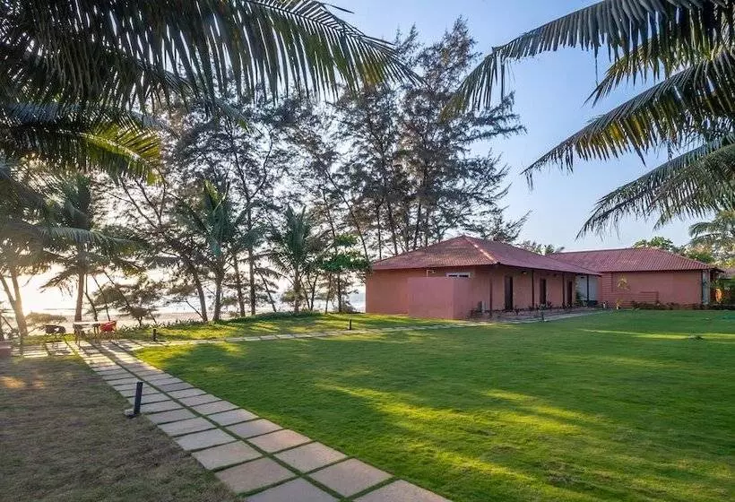 ホテル Mandrem Beach Resort, A Member Of Radisson Individuals Retreat