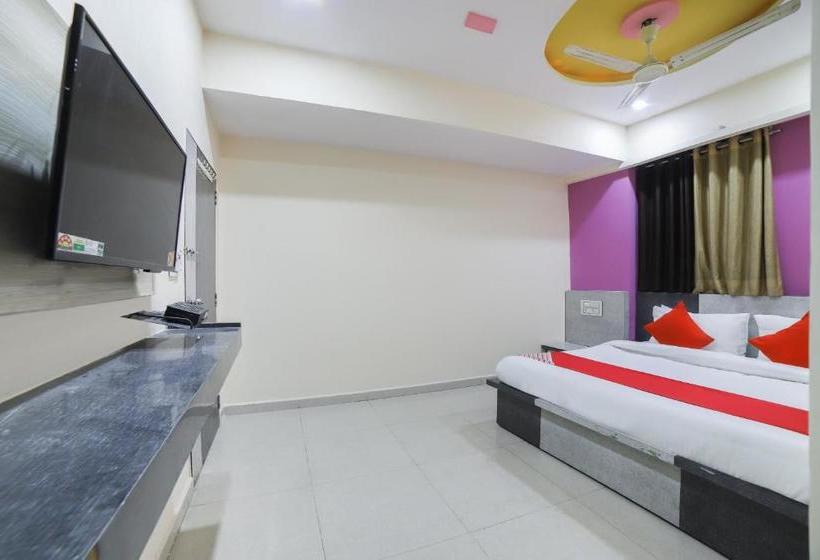 בית מלון כפרי Oyo 70175 Green Palace