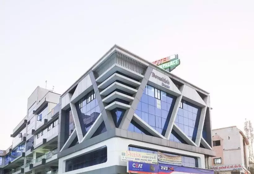 هتل Oyo 70175  Green Palace