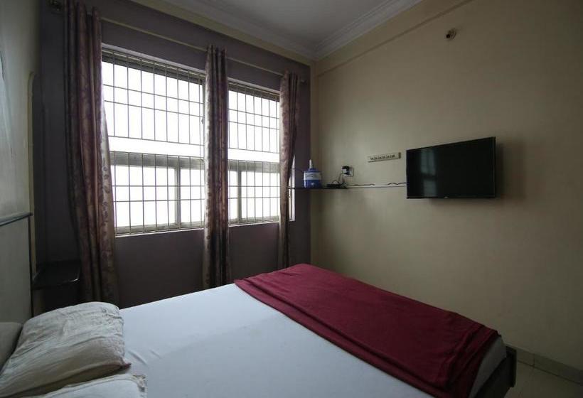 בית מלון כפרי Royal Regency Lodge