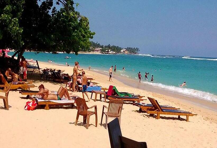 ホテル The Lodge Unawatuna