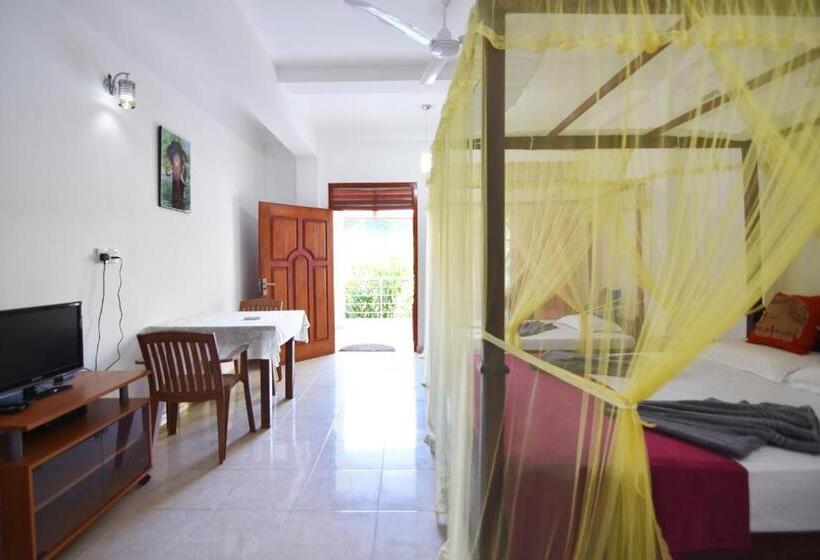 ホテル The Lodge Unawatuna