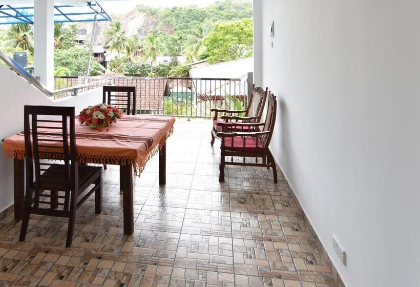 ホテル The Lodge Unawatuna