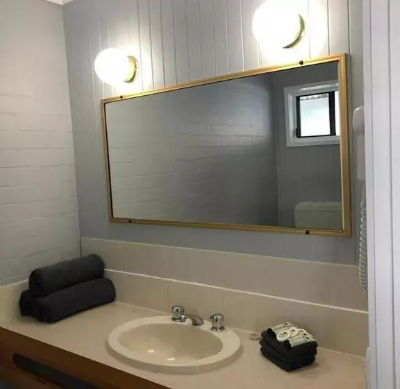 モーテル Country Roads Motor Inn