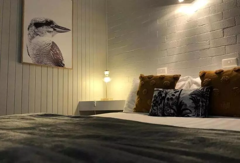 モーテル Country Roads Motor Inn