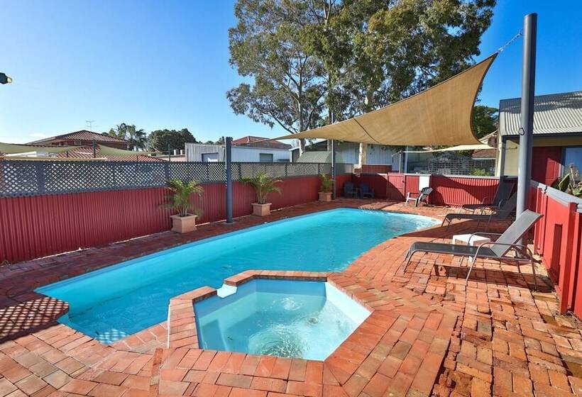 汽车旅馆 Wentworth Central Motor Inn