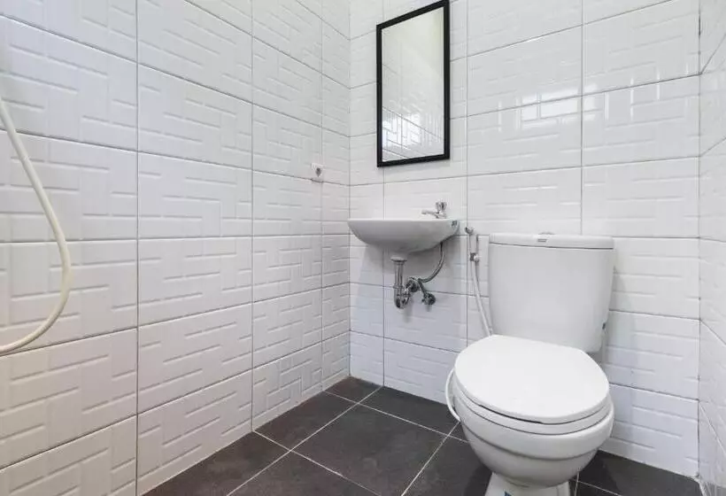 ペンション Reddoorz Plus Near Rs Usu Medan 2