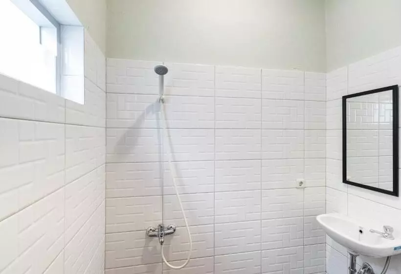 ペンション Reddoorz Plus Near Rs Usu Medan 2