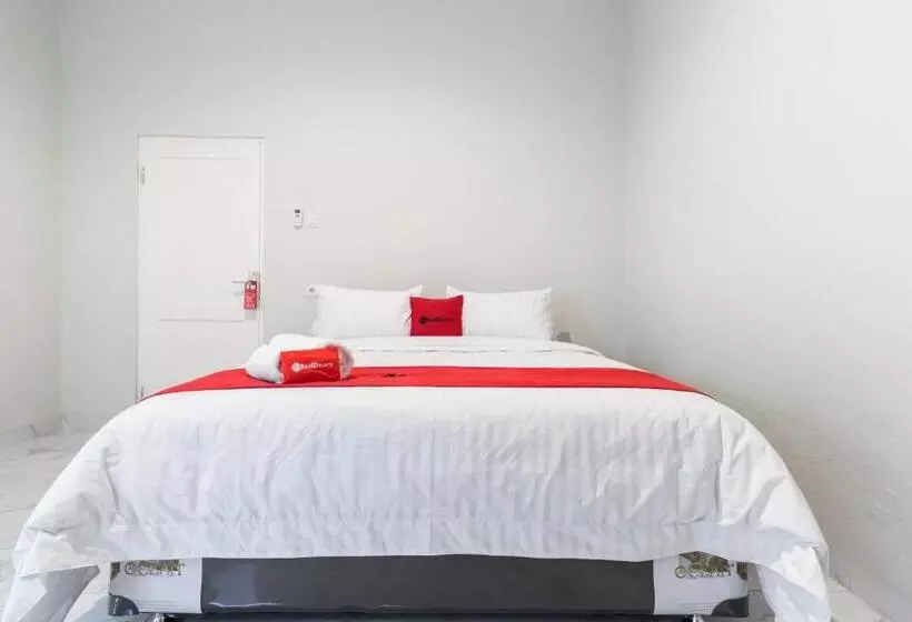 ペンション Reddoorz Plus Near Rs Usu Medan 2