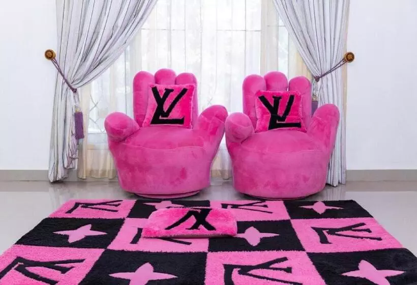 ペンション Reddoorz Premium @ Sea Residence Manado