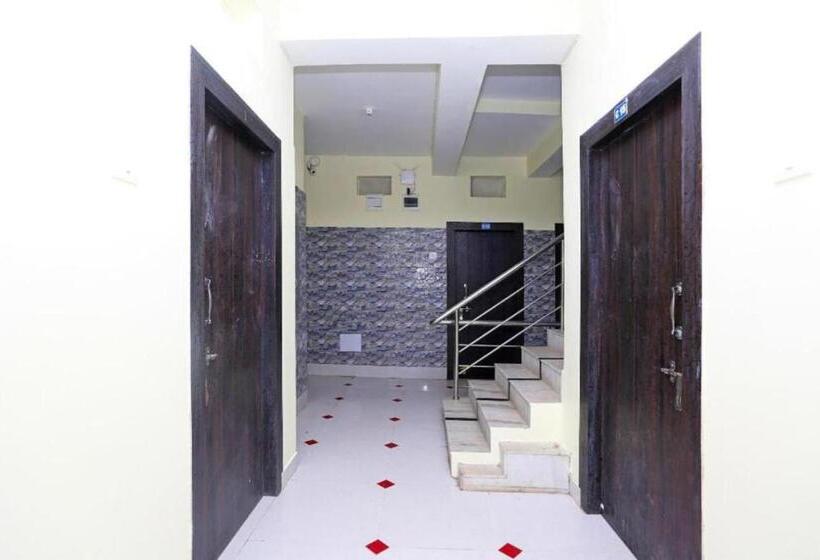 Hotel Goroomgo Shree Bhumi Puri