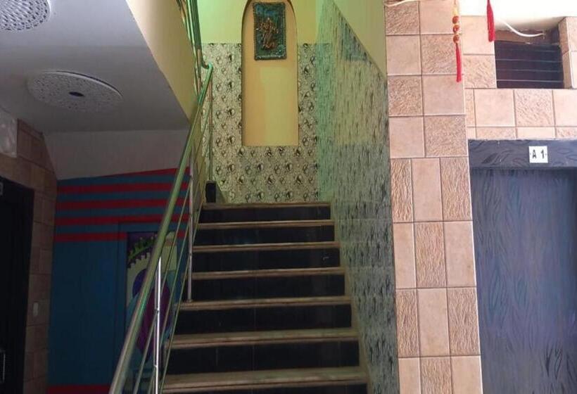 Hotel Goroomgo Shree Bhumi Puri