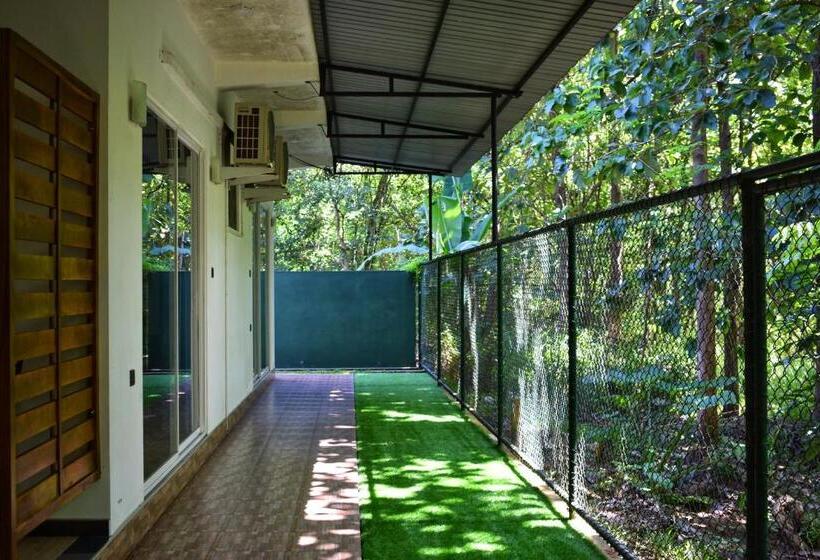 پانسیون Forest Edge Safari Villa