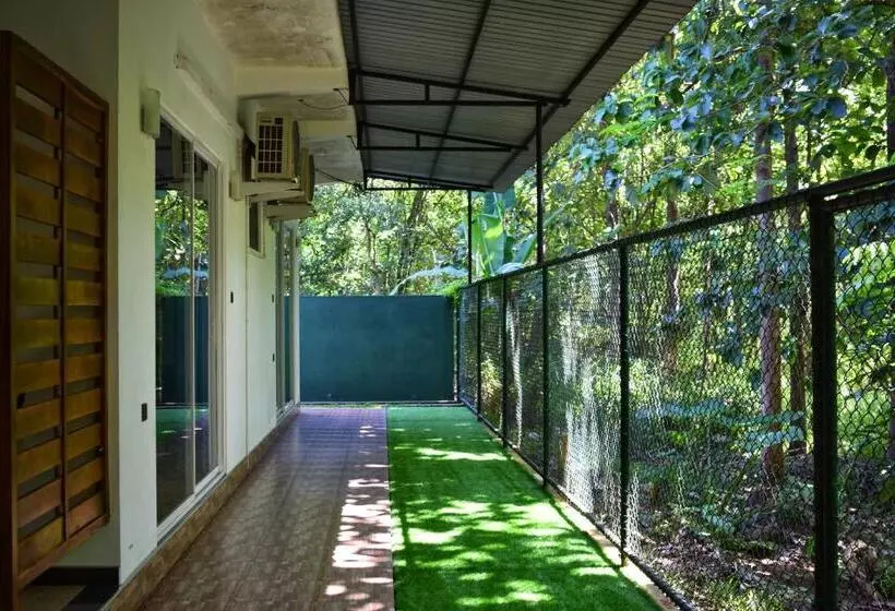 پانسیون Forest Edge Safari Villa