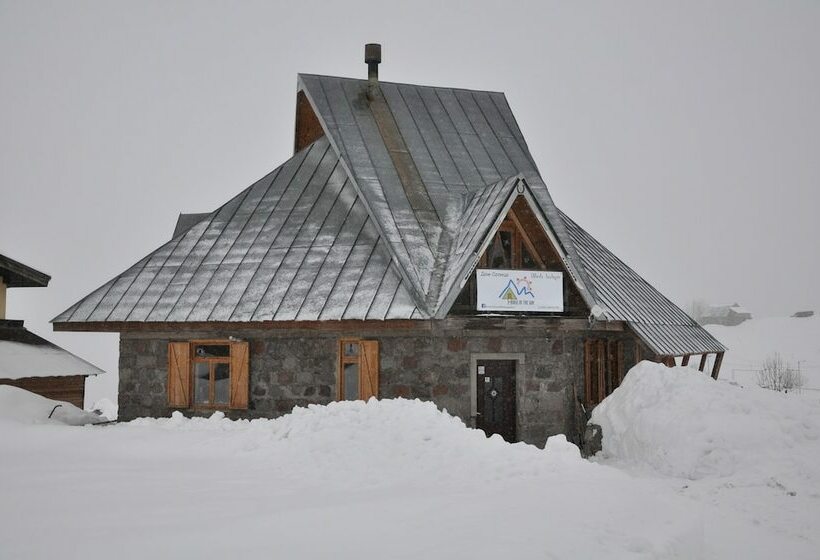 پانسیون House Of The Sun Gudauri