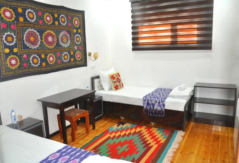 بنسيون Khiva Tosh Darvoza & Trip Service