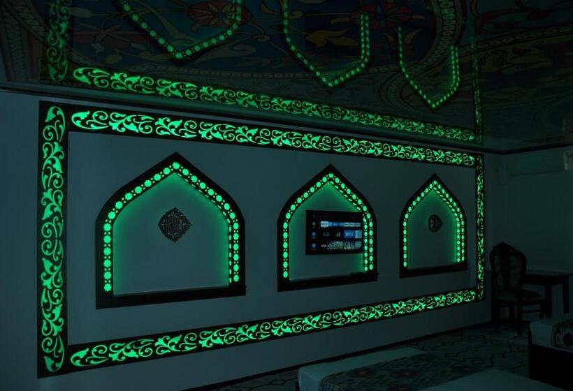 بنسيون Khiva Tosh Darvoza & Trip Service