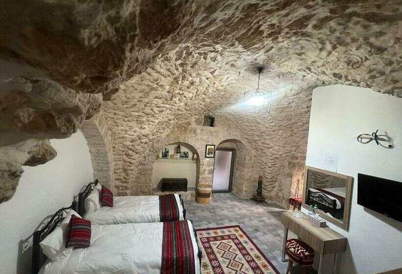 پانسیون Qandeel Dar Botto