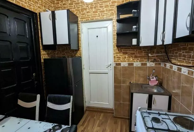 پانسیون Shera