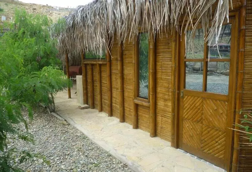 Retkeilymaja Oceanic Bungalows