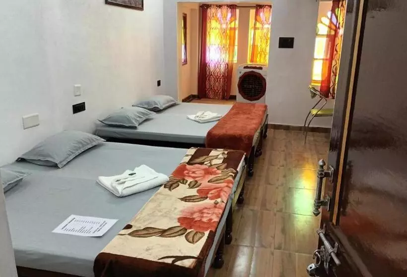 تختخواب و صبحانه Jag Niwas Guest House & Pure Veg Restaurant
