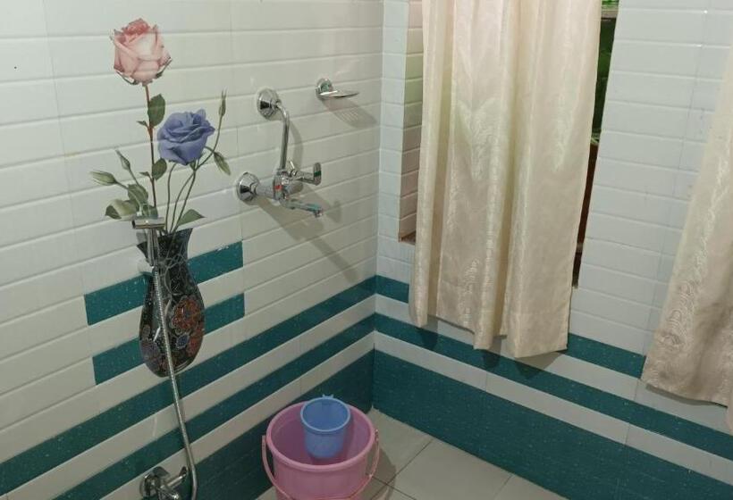 Bed and Breakfast Jag Niwas Guest House & Pure Veg Restaurant