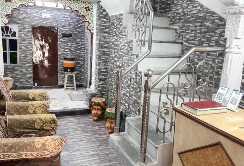 Bed and Breakfast Jag Niwas Guest House & Pure Veg Restaurant