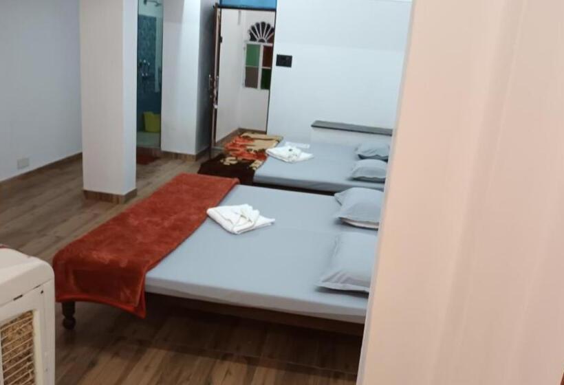 Bed and Breakfast Jag Niwas Guest House & Pure Veg Restaurant