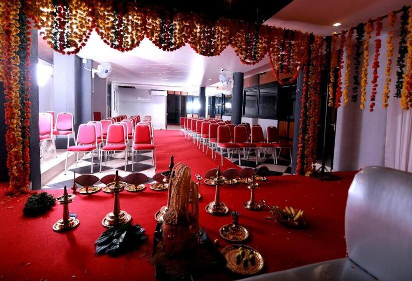 هتل Remanika Regency