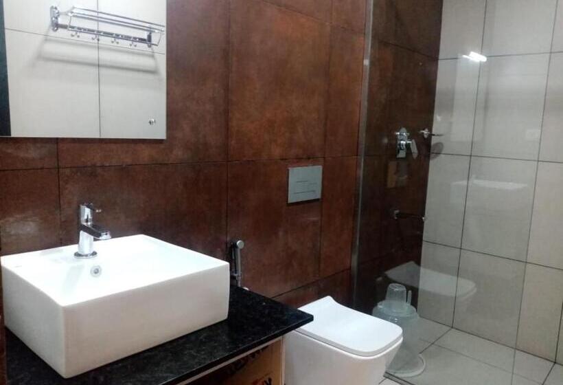 هتل Remanika Regency