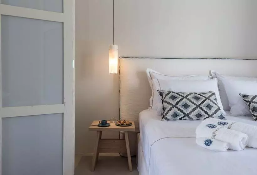 Hotelli Sifnos House   Rooms & Spa