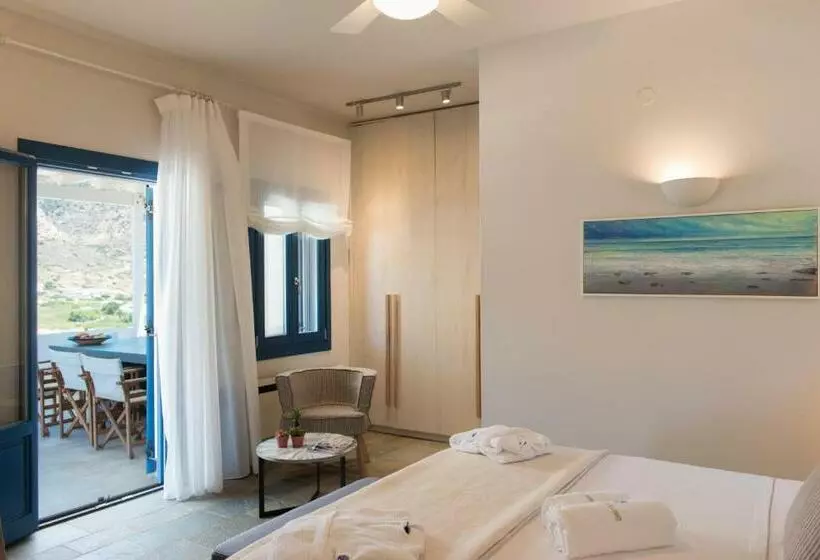 Hotelli Sifnos House   Rooms & Spa