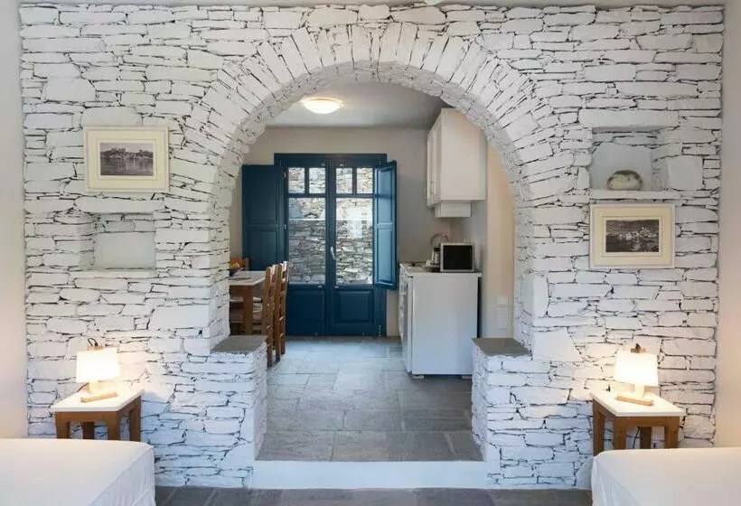 Hotelli Sifnos House   Rooms & Spa
