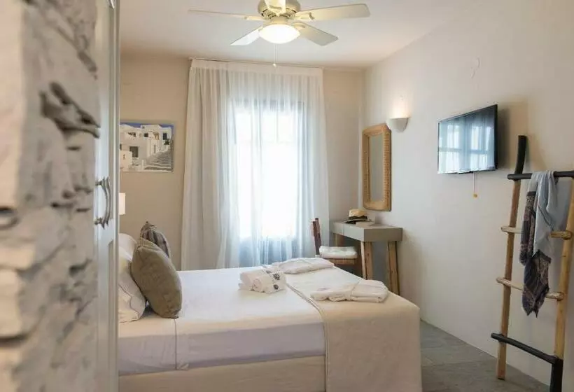 Hotelli Sifnos House   Rooms & Spa