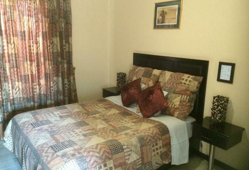 פנסיון Auberge Guest Lodge