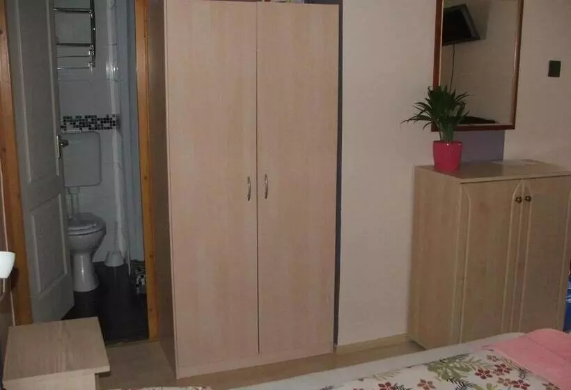 پانسیون Napsugár Vendégház