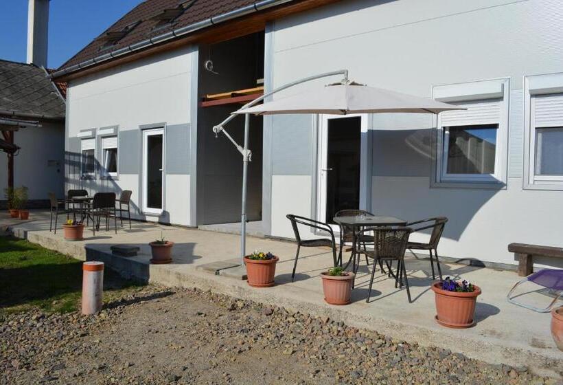 펜션 Napsugár Vendégház