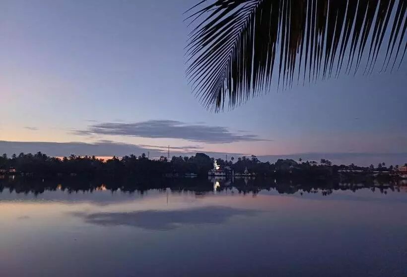 ペンション Villa River View