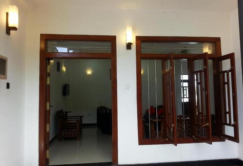 Pensió Villa River View